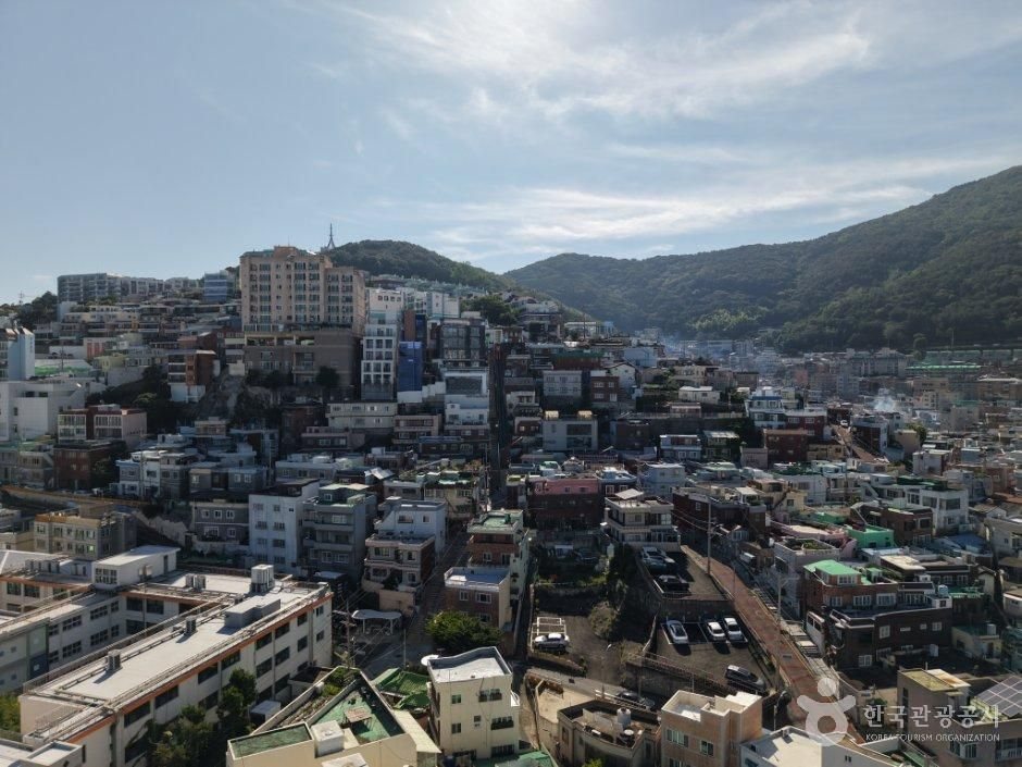 초량 산복도로 마을과 부산항