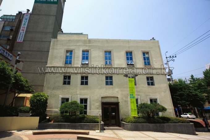 옛 동양척식주식회사 부산지점 건물