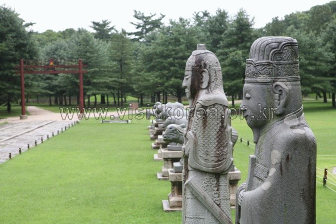 홍릉 문무석인